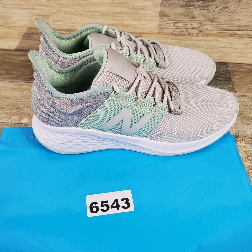 New Balance Fresh Foam Roav Womens Golf Cleats Sz 7.5 Gray Mint Spikeless Shoe